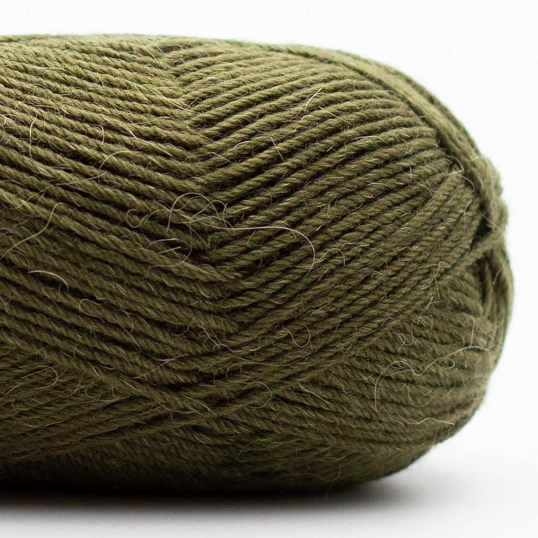 EDELWEISS ALPAKA 4FACH von KREMKE – 49 dunkeloliv – 25 g